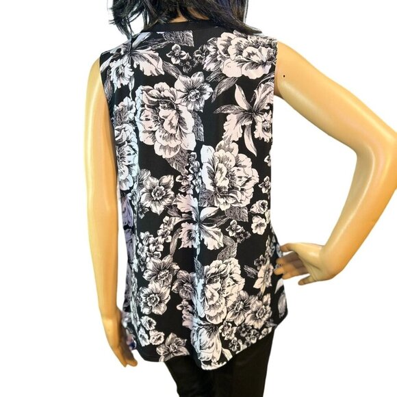 (5 for $25)โ Sleeveless Zip Front Floral Blouse in Black & White S - Picture 4 of 8